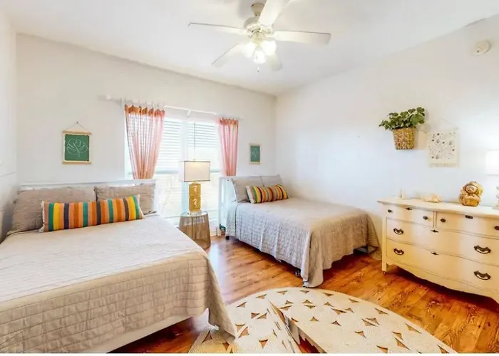 Holiday home 4014 Private 2 Pools Dog Friendly Sleeps 10
